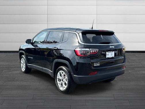 Diamond Black 2025 Jeep Compass Sport