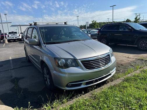 Billet Silver Metallic Clearcoat 2016 Chrysler Town & Country S