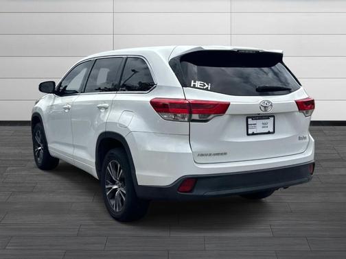 Blizzard Pearl 2018 Toyota Highlander LE
