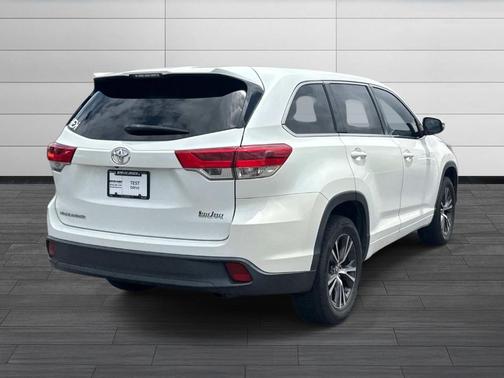 Blizzard Pearl 2018 Toyota Highlander LE