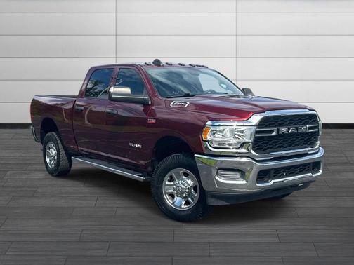 Delmonico Red Pearlcoat 2022 RAM 2500 Tradesman