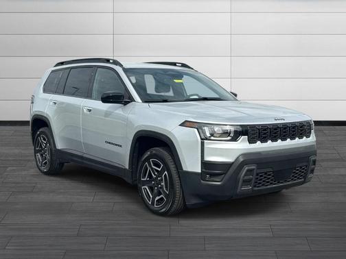 Silver Zynith Clearcoat 2026 Jeep Cherokee LAREDO/LIMITED