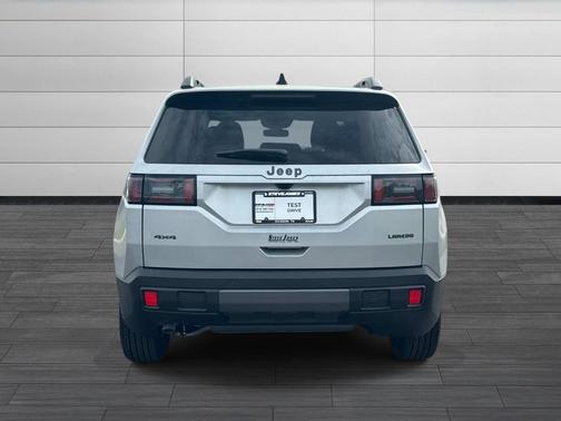 Silver Zynith Clearcoat 2026 Jeep Cherokee LAREDO/LIMITED