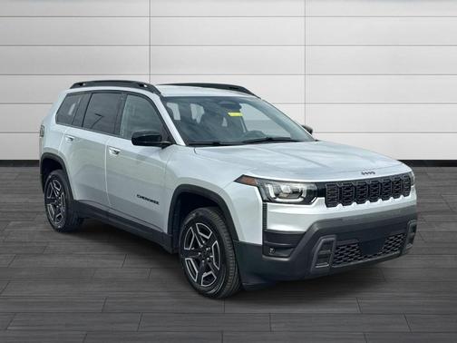 Silver Zynith Clearcoat 2026 Jeep Cherokee LAREDO/LIMITED