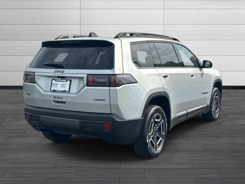 Silver Zynith Clearcoat 2026 Jeep Cherokee LAREDO/LIMITED