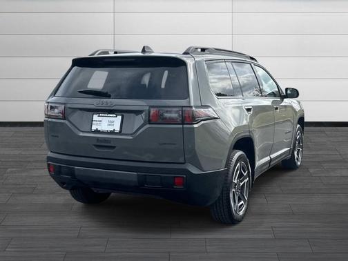 Sting Gray Clearcoat 2026 Jeep Cherokee LAREDO/LIMITED