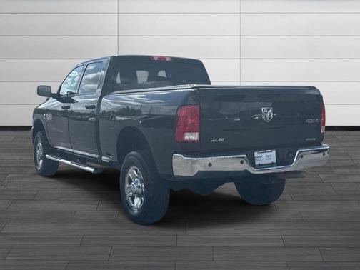 Brilliant Black Crystal Pearlcoat 2017 RAM 2500 Tradesman