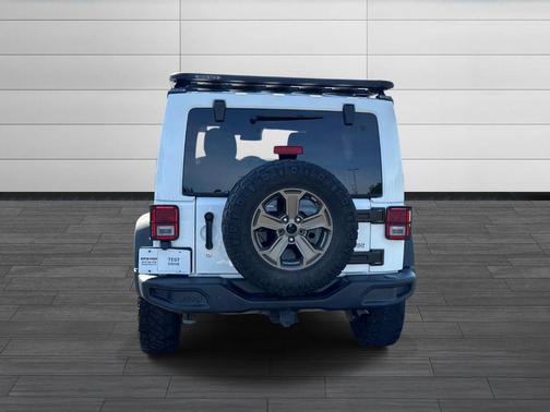 Bright White Clearcoat 2018 Jeep Wrangler JK Unlimited Sport