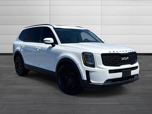 Glacial White Pearl 2022 Kia Telluride SX