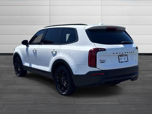 Glacial White Pearl 2022 Kia Telluride SX