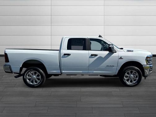 Bright White Clearcoat 2026 RAM 2500 Big Horn