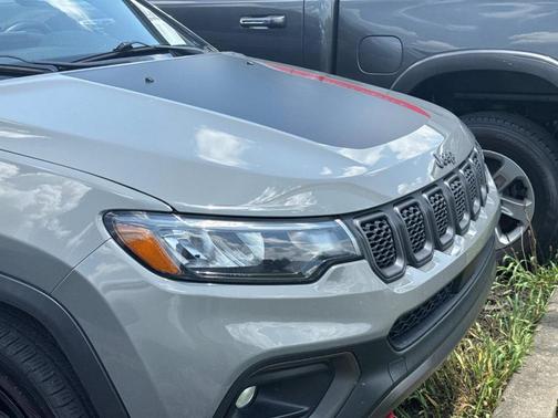 Sting Gray Clearcoat 2024 Jeep Compass Trailhawk