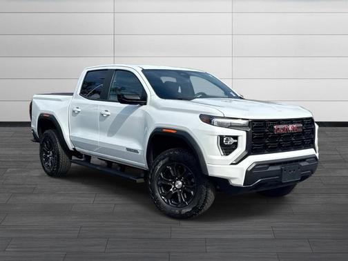 Summit White 2024 GMC Canyon Elevation