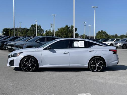 2023 Nissan Altima SR FWD