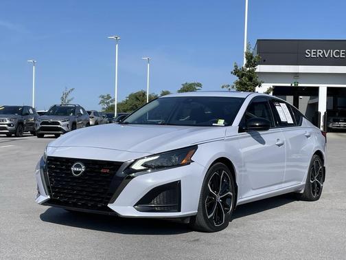 2023 Nissan Altima SR FWD