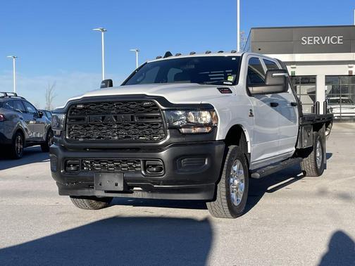2024 RAM 2500 Tradesman Crew Cab 4x4 8' Box
