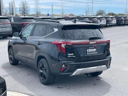 Fusion Black 2026 Kia Seltos EX