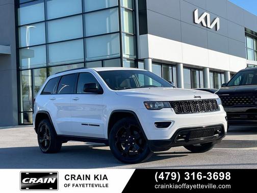 Bright White Clearcoat 2018 Jeep Grand Cherokee Upland