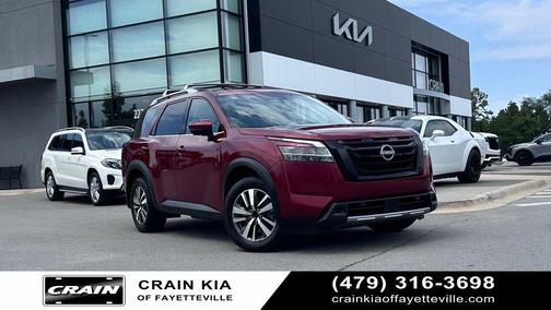 Scarlet 2024 Nissan Pathfinder SL 4WD
