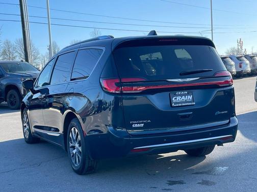 2023 Chrysler Pacifica L