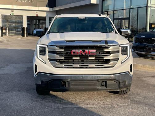 Summit White 2022 GMC Sierra 1500 SLE