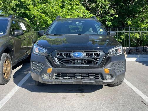 Crystal Black Silica 2024 Subaru Outback Wilderness