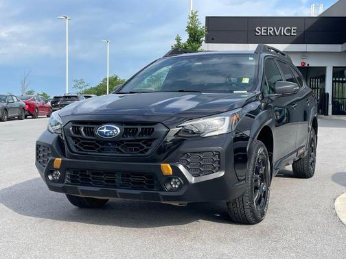 Crystal Black Silica 2024 Subaru Outback Wilderness