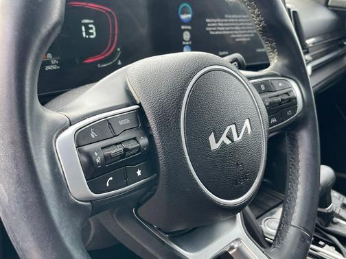 Silver 2025 Kia Sportage EX