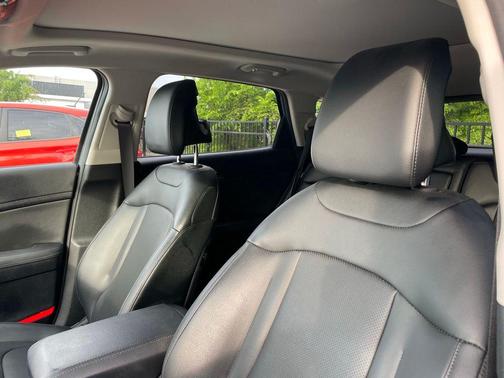 Silver 2025 Kia Sportage EX