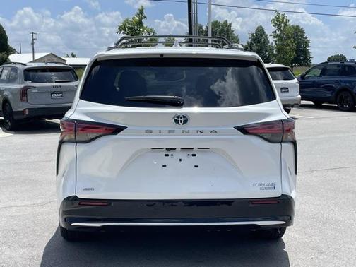 2023 Toyota Sienna Platinum 7 Passenger
