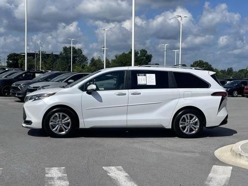 2023 Toyota Sienna Platinum 7 Passenger