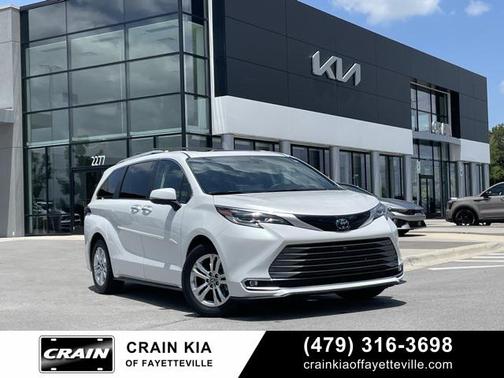 2023 Toyota Sienna Platinum 7 Passenger