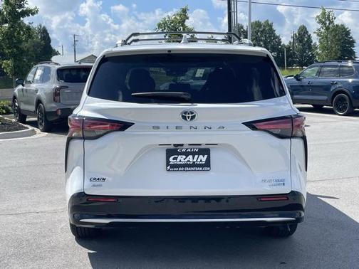 2023 Toyota Sienna Platinum 7 Passenger