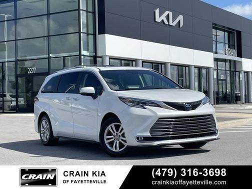 2023 Toyota Sienna Platinum 7 Passenger