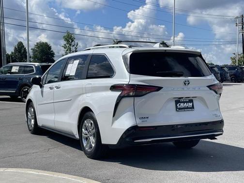 2023 Toyota Sienna Platinum 7 Passenger