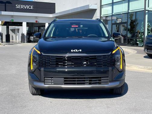 Black 2026 Kia Sportage Hybrid EX
