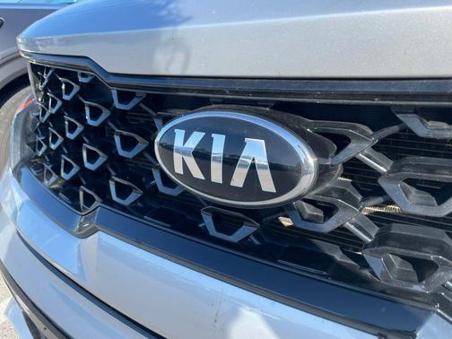 Sparkling Silver 2021 Kia Sorento S