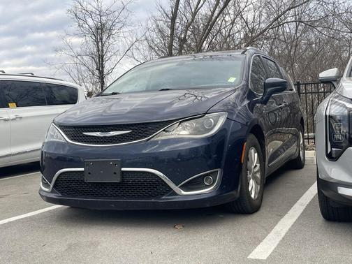 2018 Chrysler Pacifica Touring-L