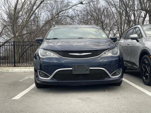 2018 Chrysler Pacifica Touring-L