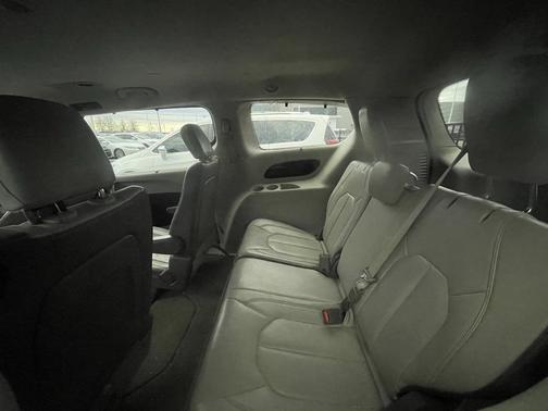 2018 Chrysler Pacifica Touring-L