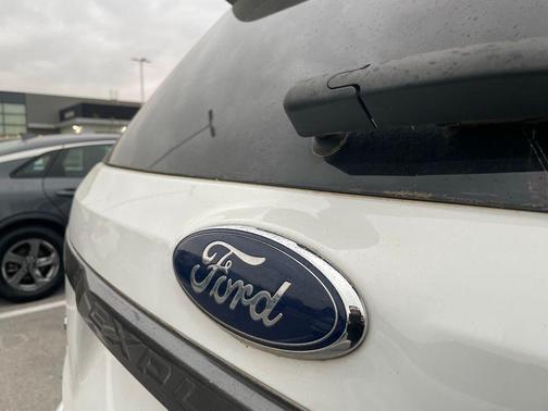 OXFORD WHITE 2018 Ford Explorer XLT