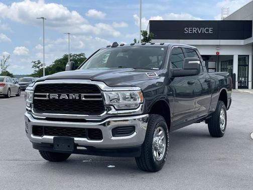 2024 RAM 2500 Tradesman Crew Cab 4x4 6'4' Box
