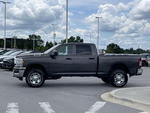 2024 RAM 2500 Tradesman Crew Cab 4x4 6'4' Box