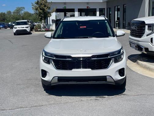 Snow White Pearl 2026 Kia Seltos S