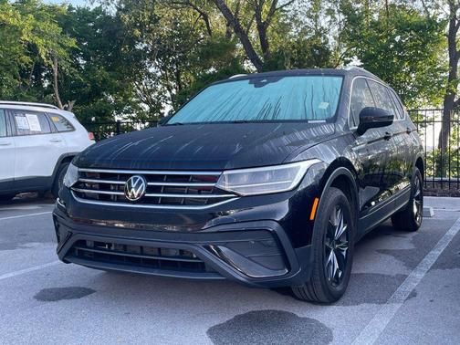 Black 2024 Volkswagen Tiguan 2.0T SE