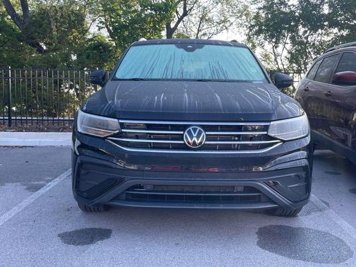 Black 2024 Volkswagen Tiguan 2.0T SE