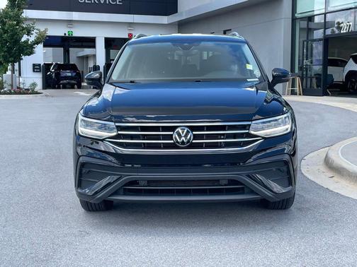 Black 2024 Volkswagen Tiguan 2.0T SE