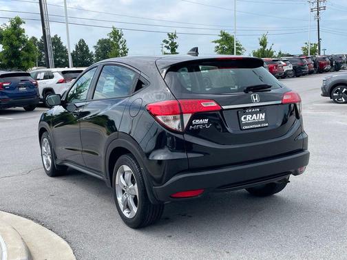 Crystal Black Pearl 2022 Honda HR-V LX