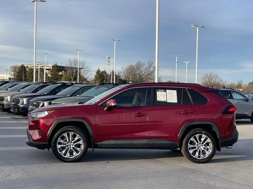 2021 Toyota RAV4 XLE Premium