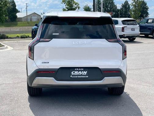 2026 Kia EV9 Light Long Range